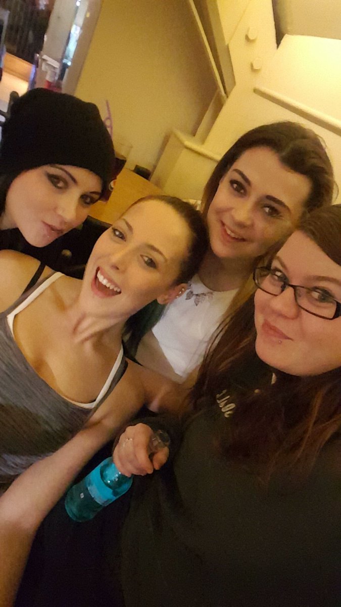 Awww love night Thursday night out ☺