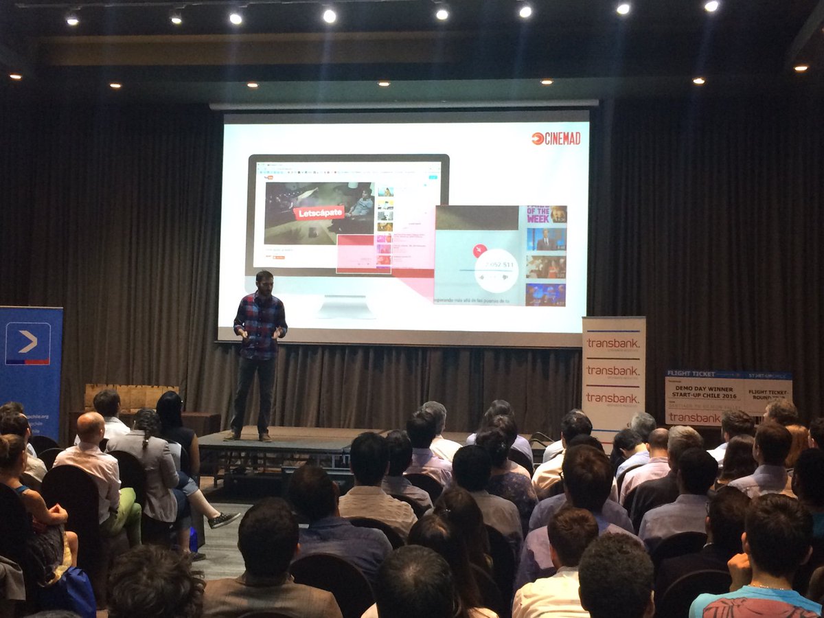 YouNoodle's tweet photo. Great pitches at #SupDemoDay @startupchile #wherestartupswin https://t.co/bvUHAw5gm5