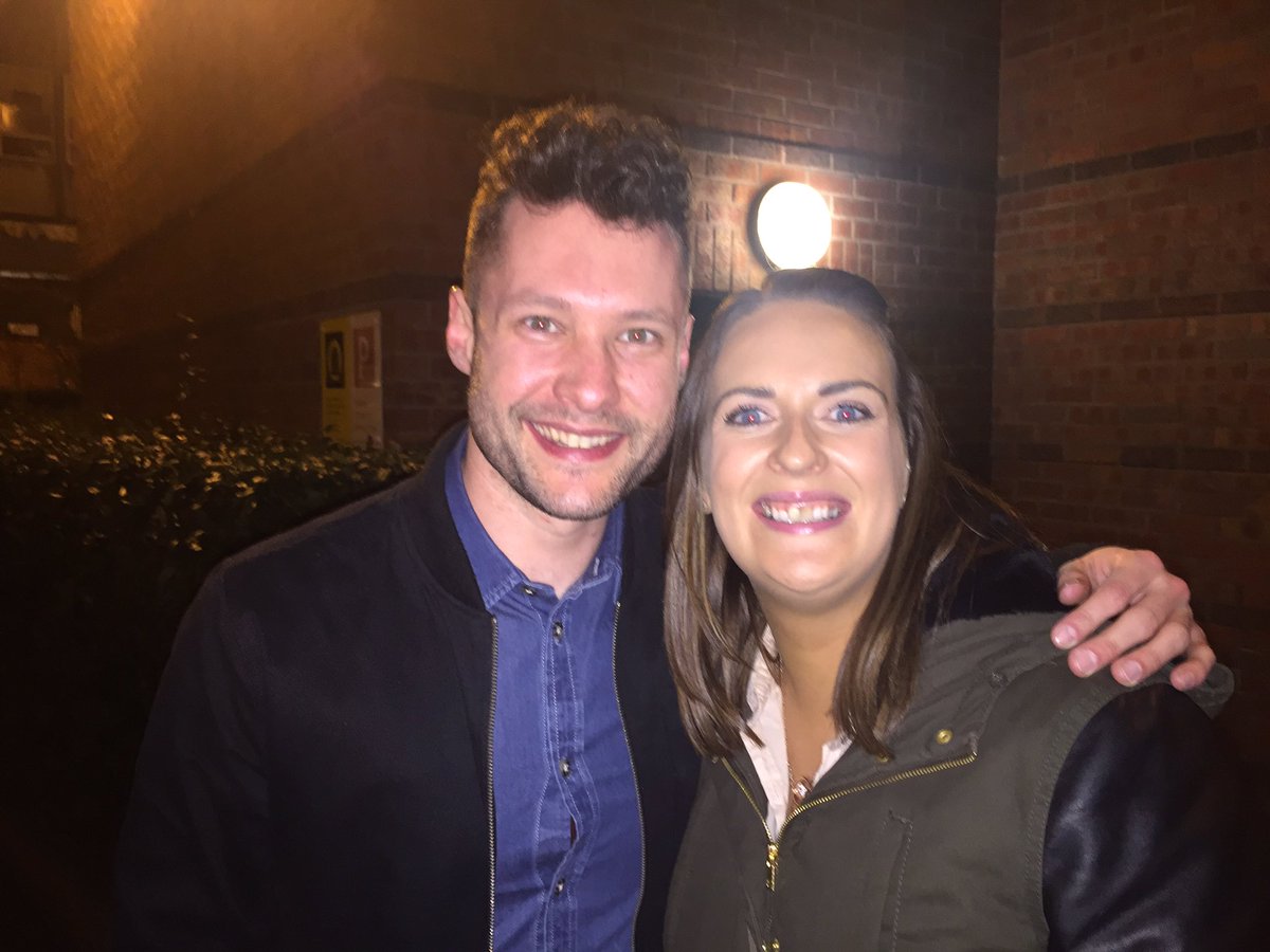 SummerAveMusic's tweet photo. So lovely to meet @calumscottmusic in Belfast tonight after the @BoyceAvenue gig! Acoustic inspiration #summeravenue https://t.co/pQU1dC0oqX