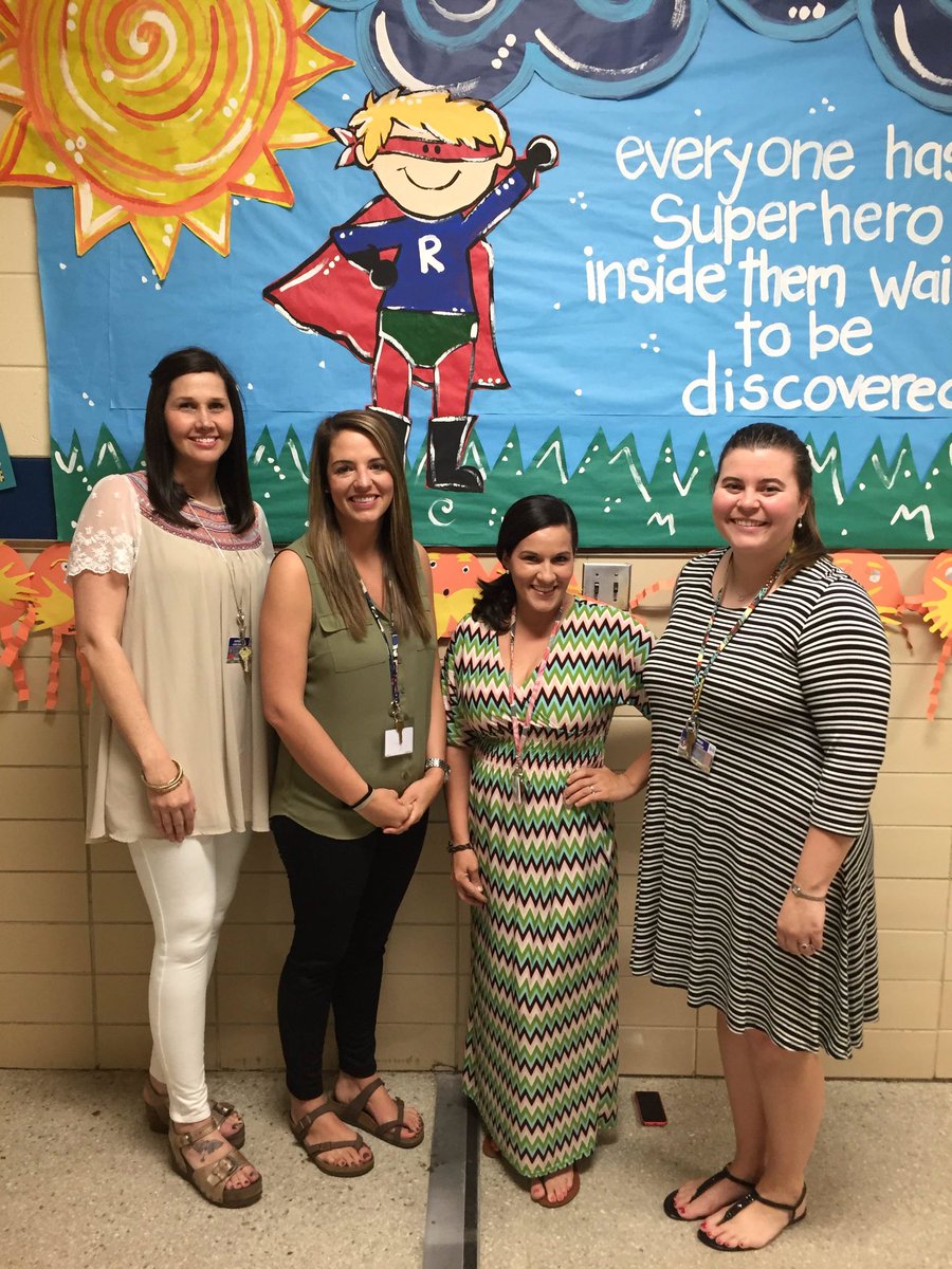 MsRichburgClass's tweet photo. Huge thanks to Elsa Brule 4 the amazing donation today! We are very grateful for your giving heart! #BestSchoolDay https://t.co/vRSICn9fiw