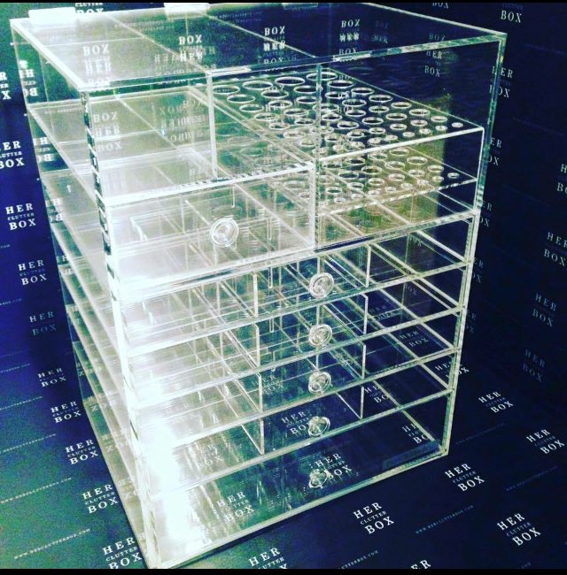 JemJamesx's tweet image. RT @herclutterbox COMPETITION TIME WIN a 6 Drawer ClutterBox, FOLLOW &amp;amp; RT to enter #herclutterbox #makeup #bbloggers