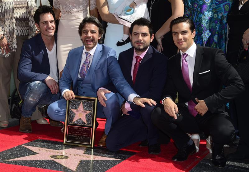 Derbez presenta 'Óigame Trump' - CdOTwxMUEAAUpck