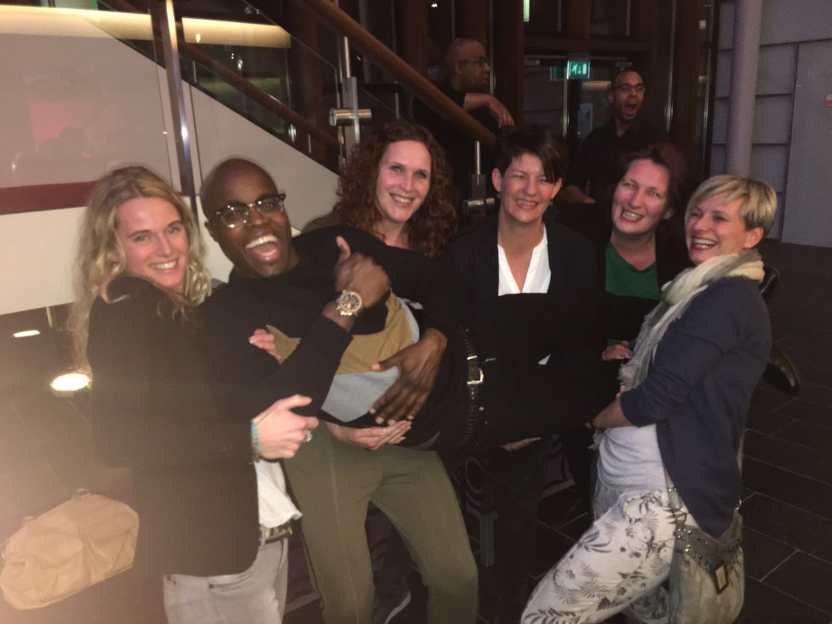JandinoAsporaat's tweet photo. Love my life ❤❤😘 "@6d618068bbe048d: We hebben het geflikt @JandinoAsporaat opgetild #gaveAvond #EnormeLol! https://t.co/3S0OcDQXqD"