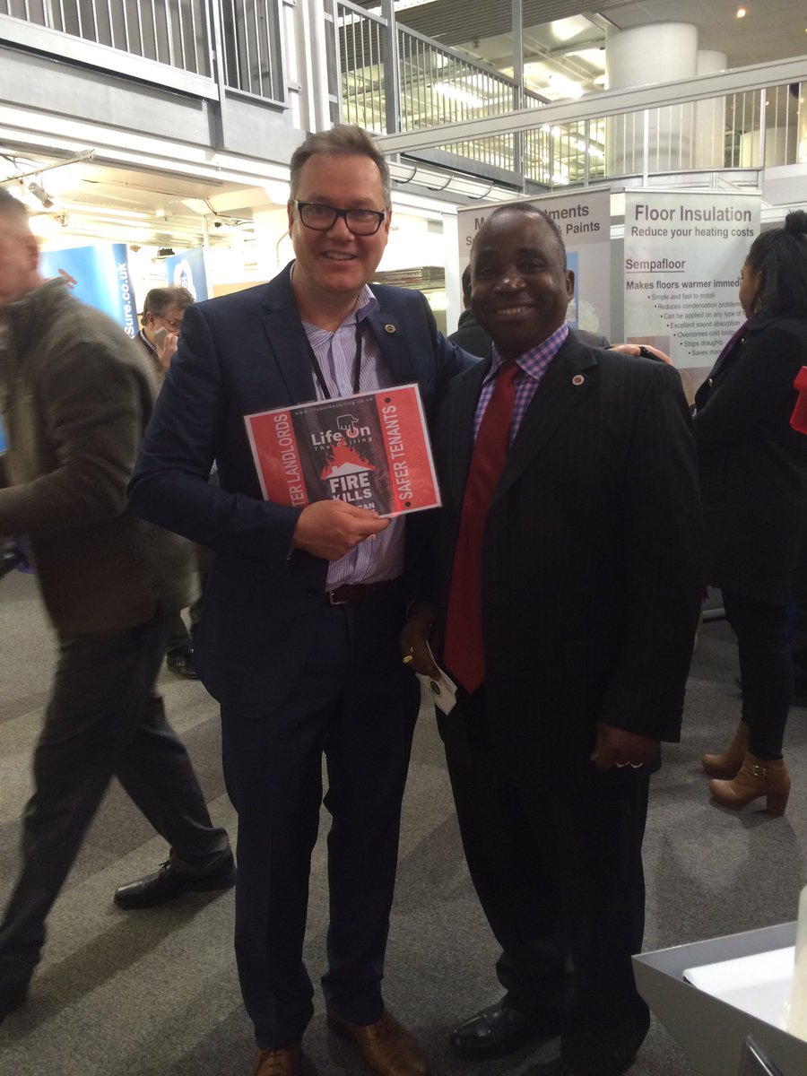 Always great to see another #BNI member. Thanks for stopping for the chat <a href="/lewishamletting/">Tony Anaka</a> #LifeOnTheCeiling