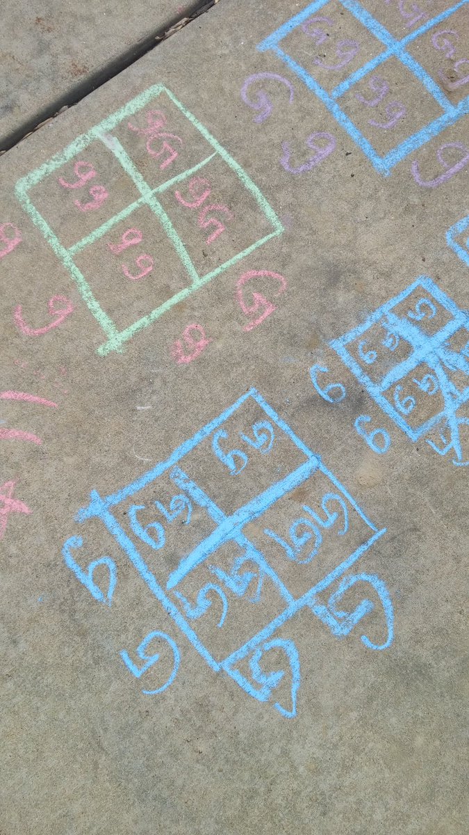 mamason70's tweet image. “@CapursoSci: Sidewalk chalk Punnetting! #outdoorclassroom #letsplayscience https://t.co/jTk8UnaThY”.   My kids science teacher is the best