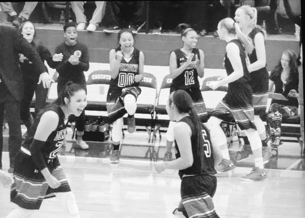 ravenNblackbear's tweet photo. this will forever be my favorite picture, thanking God we made it this far, it was a good run🏀❤️ https://t.co/ji2L1OIDpq