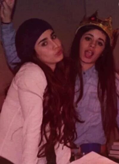 FunnyBoow's tweet photo. Princess 👑❤ Fetus Camren broken heart 💔

#BestCover #UptownFunk #iHeartAwards https://t.co/GHRqO51vQE