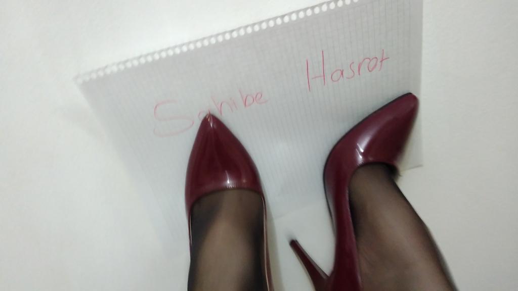 HasretSahibe's tweet photo. Naber ezikler? Sizi ayaklarimin altinda ezeyim mi?? #köle #femdom #sahibe #finansalköle https://t.co/QEEfxz1V02