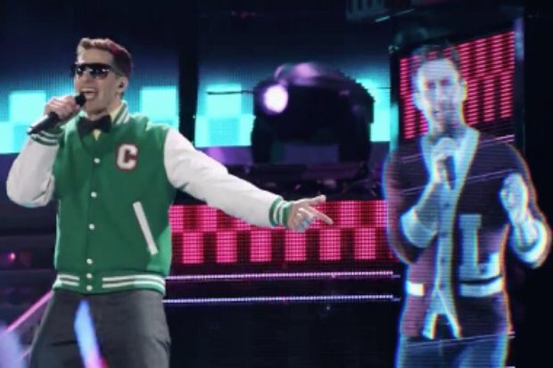 AndyScmbcrg's tweet photo. Holla at your Adam Levine hologram. https://t.co/Lb3ceijx6b