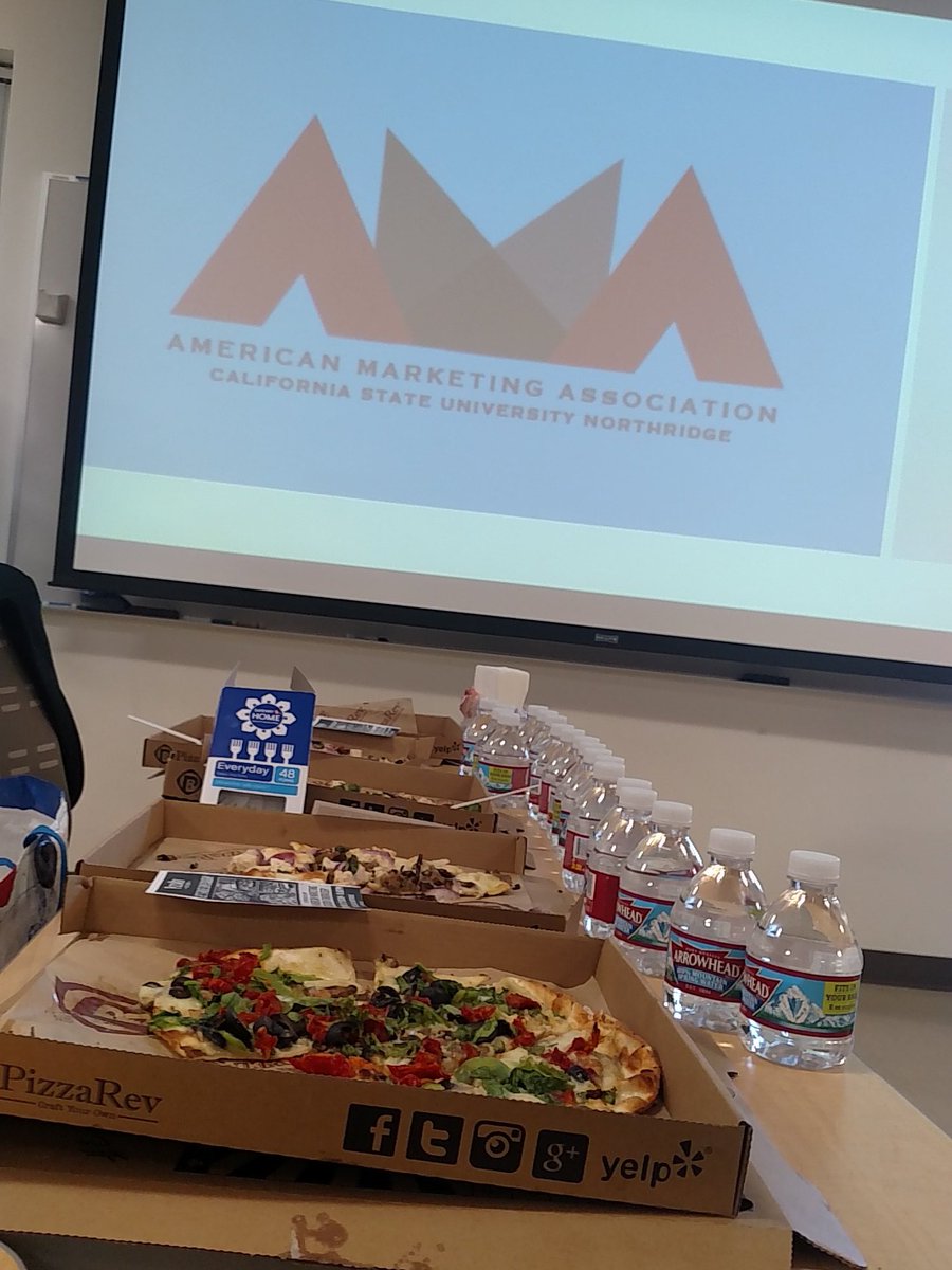matadorama's tweet photo. Get some #pizzarev @pizzarevco before we run out! #AMAToday #MinionWays2AMA https://t.co/aMqvCYcIiC