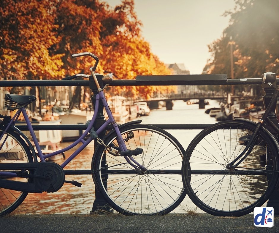 Decolar's tweet image. Não vejo a hora de chegar em #Amsterdã para dar aquele passeio de bike! 🚴 O que você faria logo que chegasse lá?