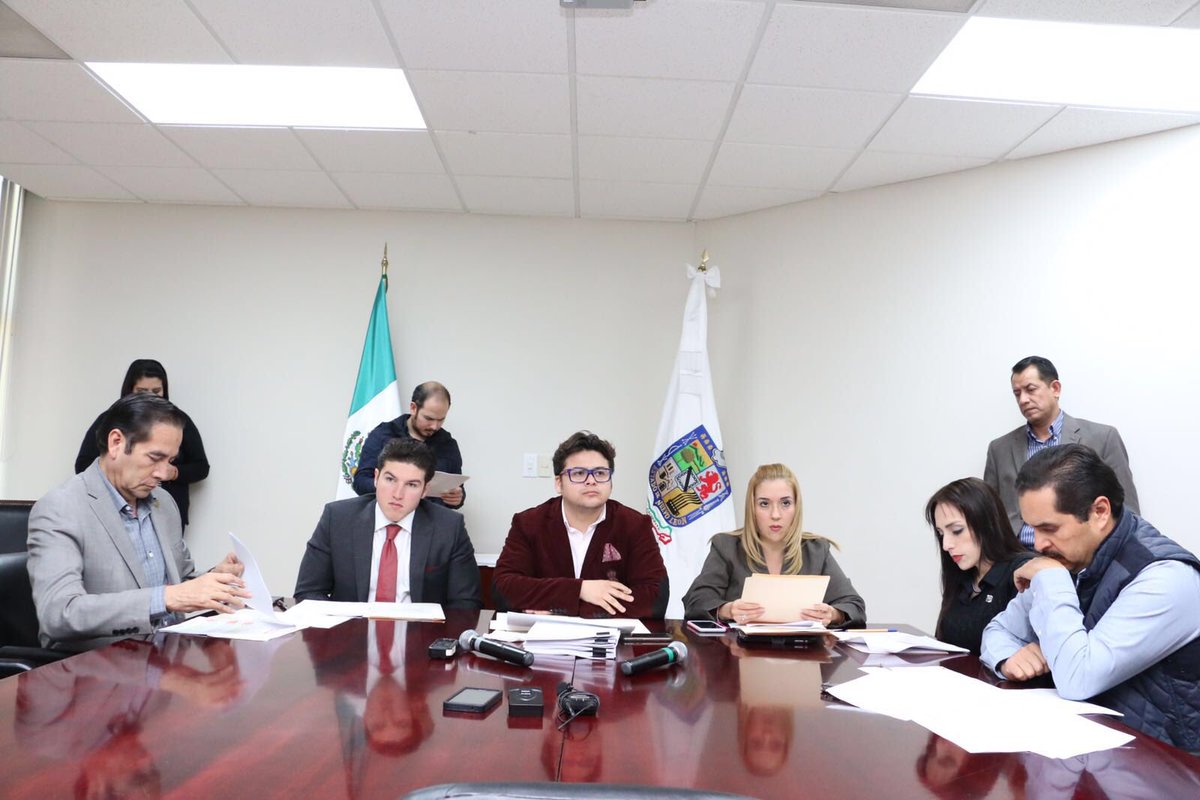 angelbarrosomx's tweet photo. ¿Por qué fueron desechados los expedientes en la #ComisiónAnticorrupción? Conoce más: https://t.co/a9xBBvX8H5 https://t.co/V2RIjR9clj