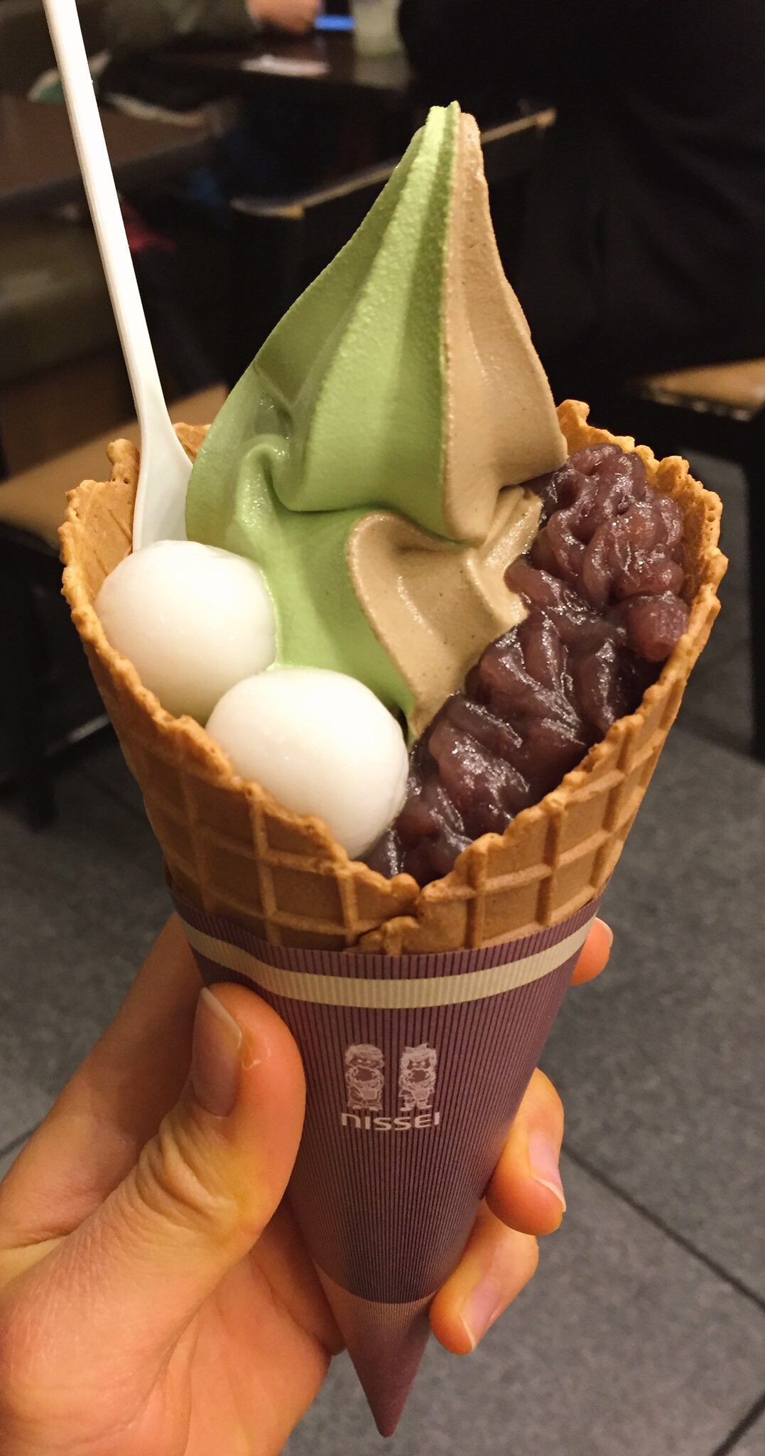 Erika S Finding Na Twitteru 京都駅 中村藤吉のソフトクリームで抹茶とほうじ茶のミックスを購入 粒餡ともっちりとした白玉がトッピング 抹茶はもちろんほうじ茶の味がしっかりとしていて非常に美味 中村藤吉 京都駅 Next 抹茶 ほうじ茶 ソフトクリーム