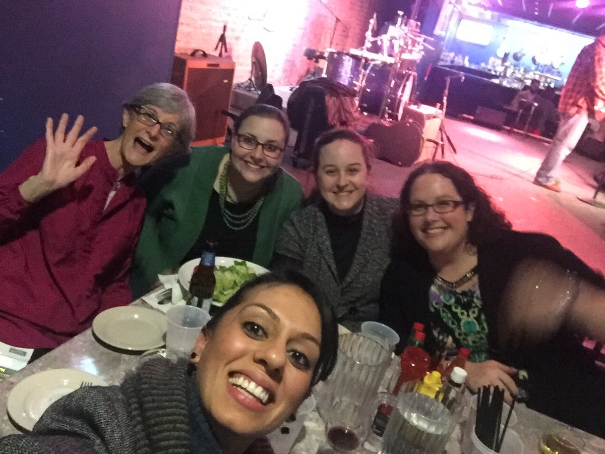 DrsimranM's tweet image. @HopkinsMedicine round 2 #hpmselfie with @TexasKidDoc 
Getting pumped for #hpmparty 🎉😎 #hpm16 #WorkHardPlayHarder