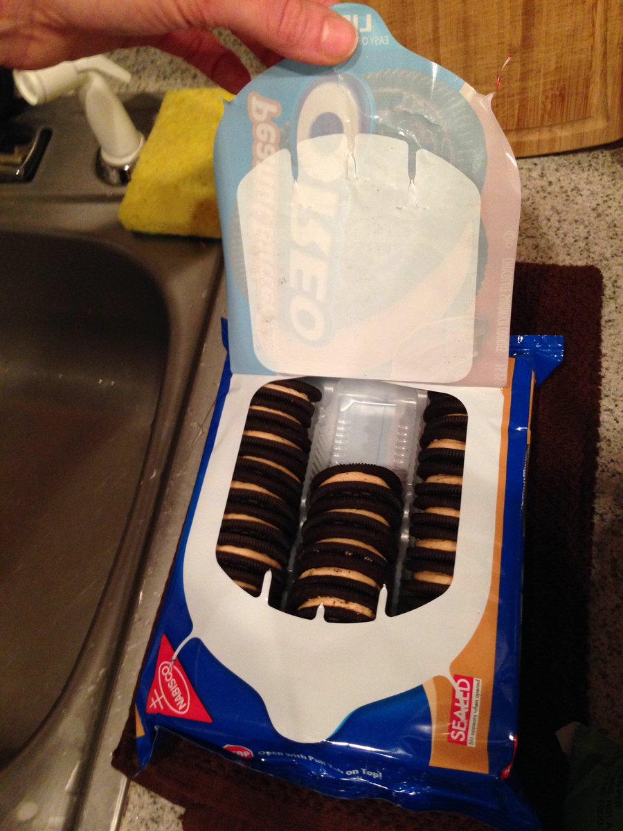 JAYgerbombs's tweet image. Fresh pack and it's not even full #packagingproblems @nabisco @Oreo