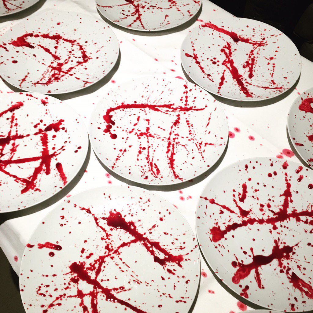 RT <a href="/DBGBDC/">DBGB DC</a>: Sometimes our chef <a href="/edscarpone/">Edward Scarpone</a> moonlights as Jackson Pollock #theartofplating #winedinner #custommenu