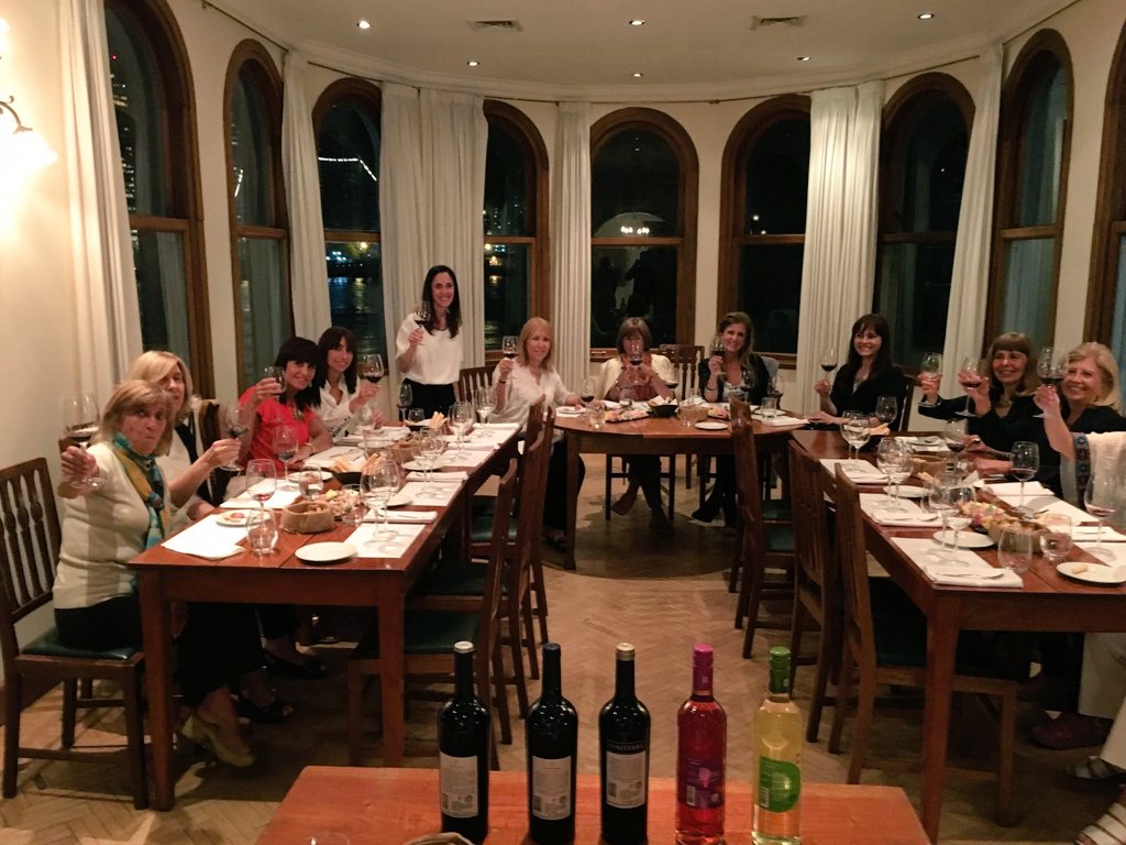 Vivimos una noche increíble junto al vino y a las mujeres ¡Gracias a todas por venir! Y gracias <a href="/Yachtptomadero/">YACHT Club Puerto Madero</a>