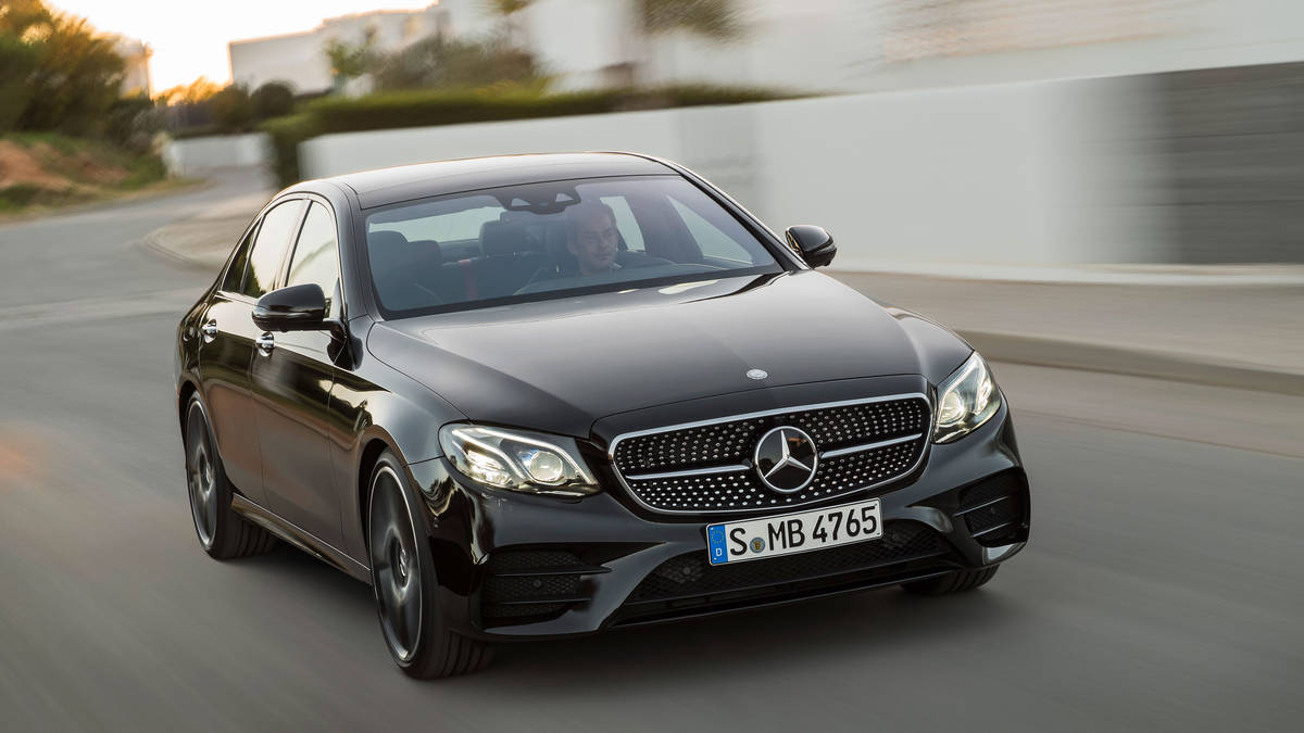 AutoweekUSA's tweet photo. The @mbusa E43 #AMG is back, &amp; it's headed to #NYIAS with 396 hp on tap https://t.co/UwQGLV87EY https://t.co/cxm4mh5F9g