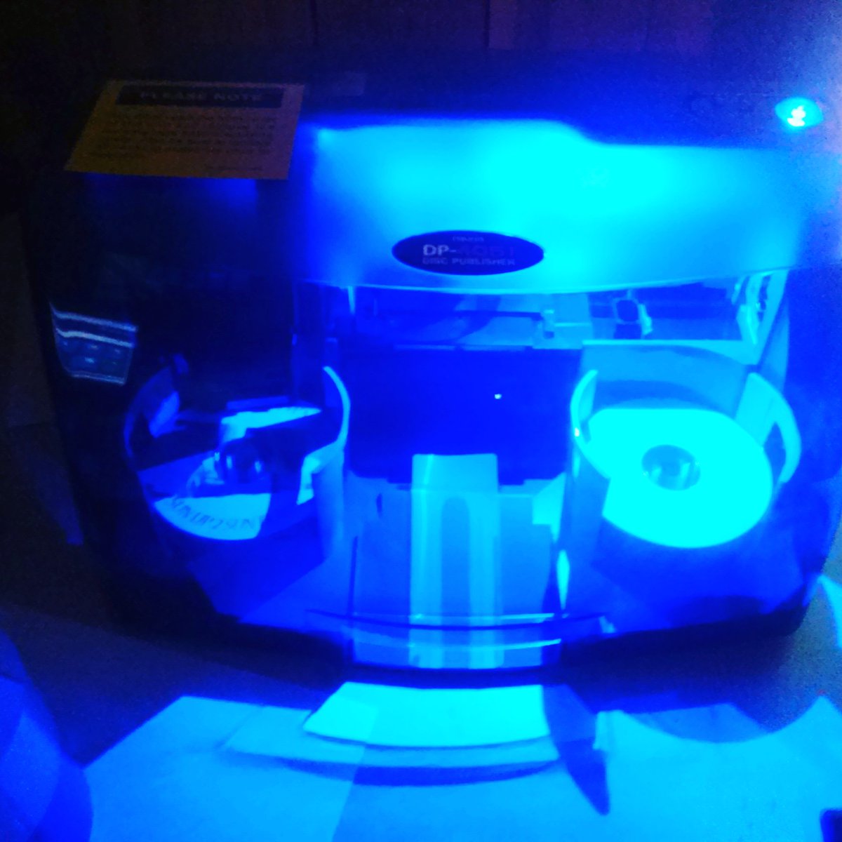 AlphaPrideProd's tweet image. Duplicating and Printing up a job for Tha Unknown. #ALPHAPRIDE #TEAMUNKNOWN #HHWD #INDEPENDENTGRIND