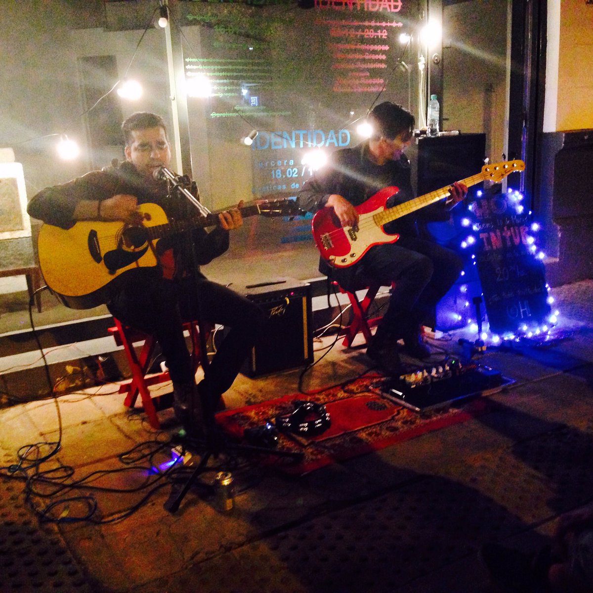 martinalejandro's tweet photo. Acá en el acusticón de los pibes de @inturoficial https://t.co/lHcvtiy9Tr