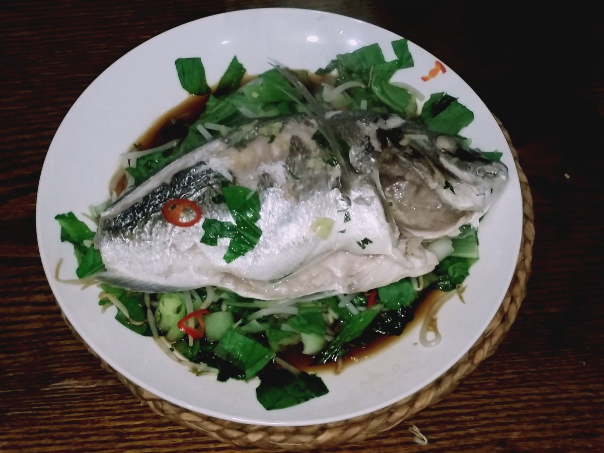 HowToGD's tweet image. Steamed seabream with stir fry veg. Total cooking time 8 min with preparation. #Fish #cooking