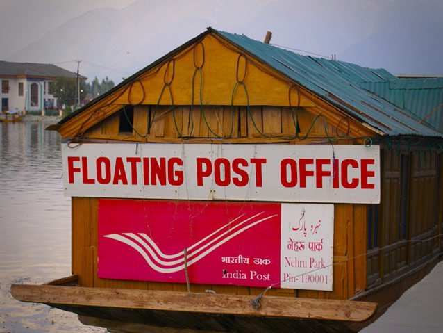 ramasekhar43's tweet photo. The floating post office in Dal Lake, Srinagar, in India was inaugurated in August 2011 https://t.co/P0ieUNC02D
