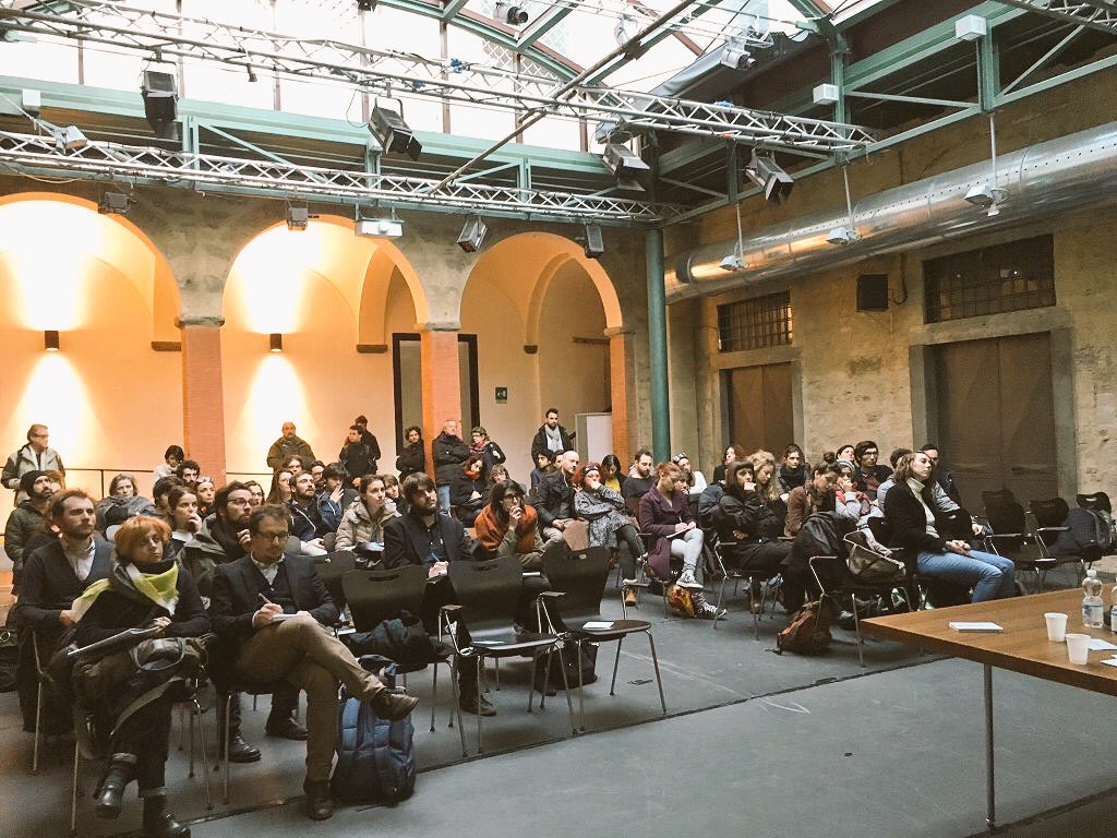 TommasoSacchi's tweet photo. Bello vedere un centinaio di ragazze/i alla presentaz bando @culturability a @LeMuratePAC @comunefi @DarioNardella https://t.co/PoVRuGQUPG