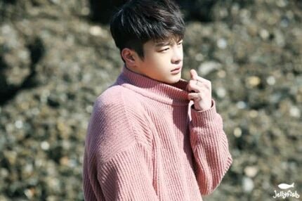 이사진을보고 오눌또 나뉸 또 덕통을 당하여ㄸㅏ..☆
ㅎ ㅏ..니트진짜 잘어울린다ㅠㅠ넘이쁘고요ㅠㅠㅠ