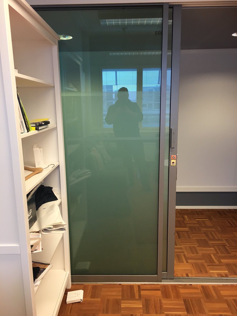 Aittamaki's tweet photo. Meillä @RainmakerFI ja @SalesHowFi  vakava, lisääntyvä ongelma on jatkuvat fläppitauluvarkaudet. Tuossa se taas oli. https://t.co/zVD7MEGeiT