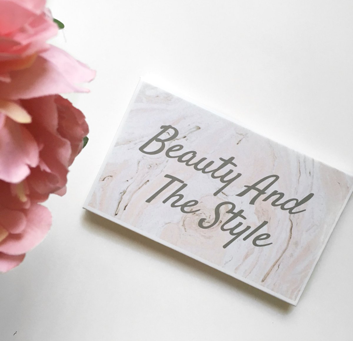 cantillionhome's tweet photo. RT and follow to win a personalised @CrowdColour medium palette! Ends 19/03 #FreebieFriday #giveaway 💕✨ https://t.co/WQcTKXJBh0