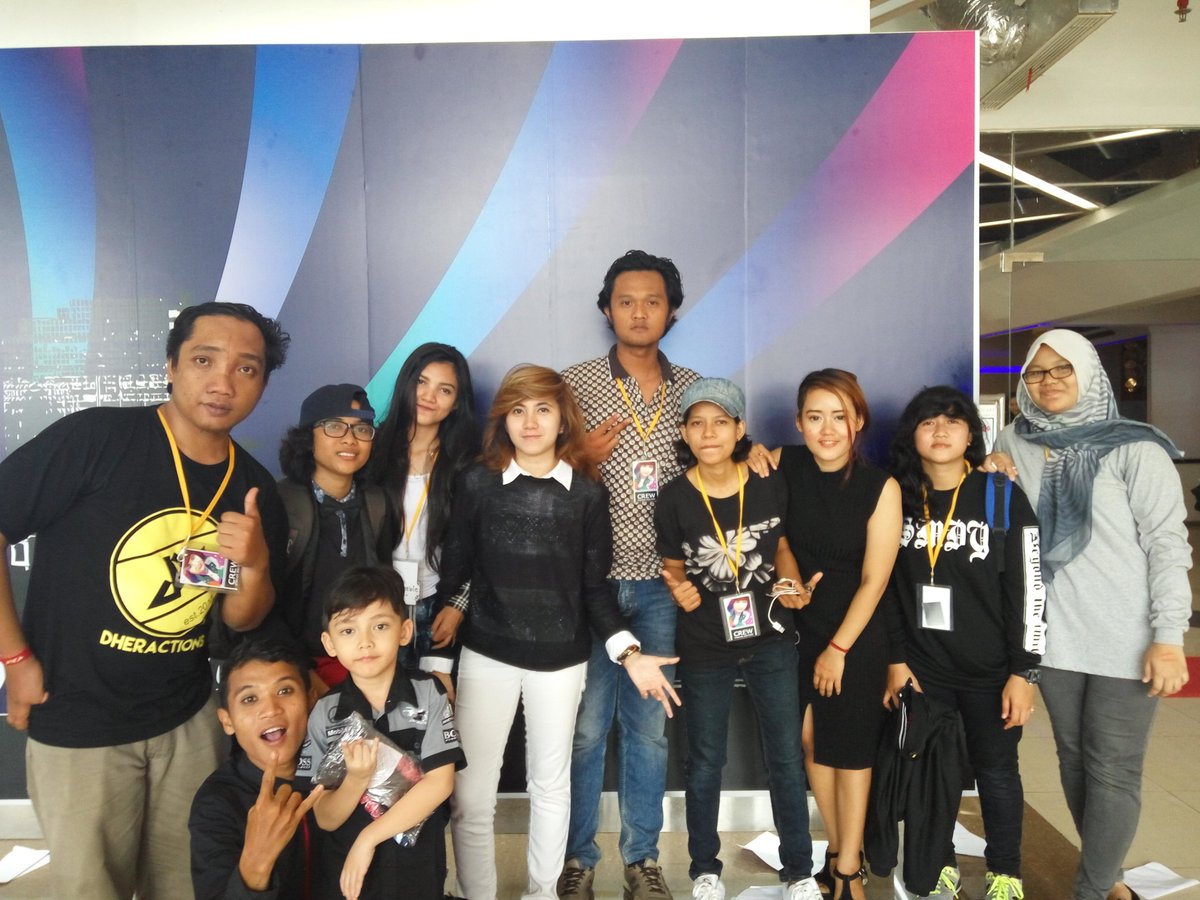 DHERACTIONS's tweet photo. Keseruan kemarin di #4thAnniversaryDHERACTIONS jangan lupa cek fanpage kita : dheractions Dan IG : dheractions2016 https://t.co/6784JLfbU8