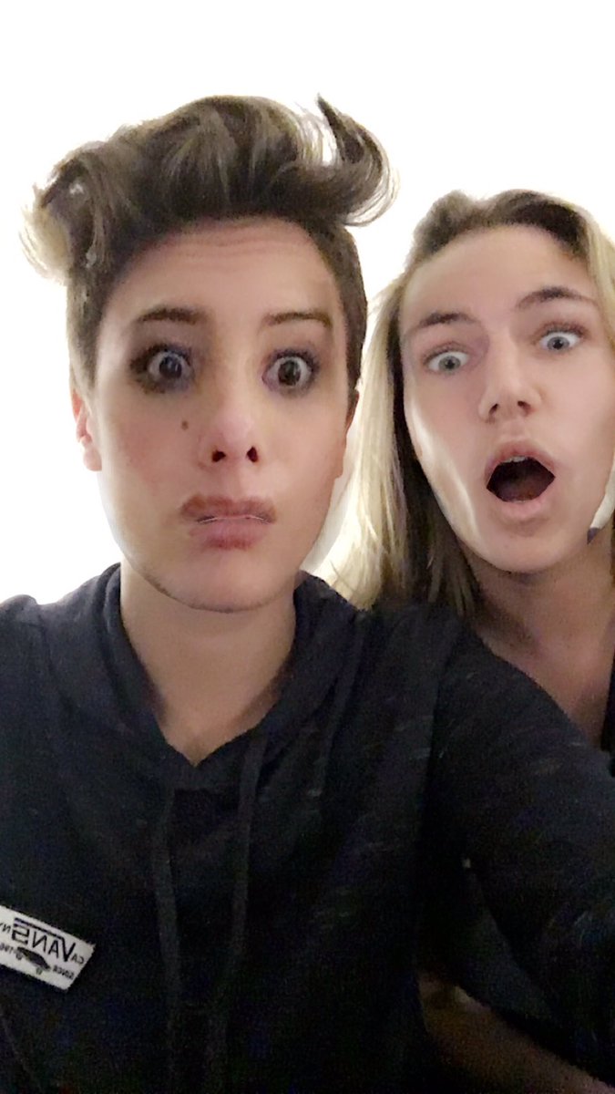 JuanpaZurita's tweet photo. 🙃 @lelepons https://t.co/oNrJ8XRL16