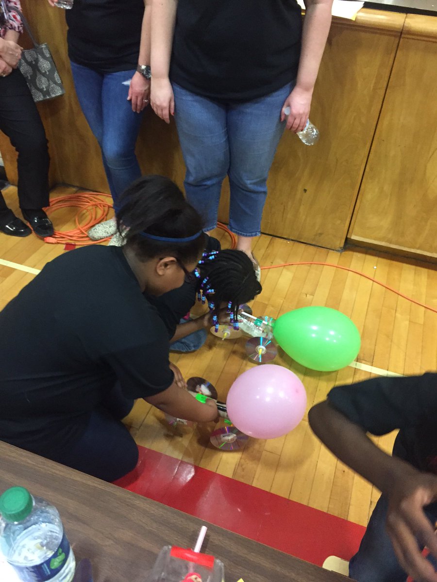 lancour28's tweet photo. #csdSTEAM @maureenhart38 https://t.co/HxTPJ3iJI5