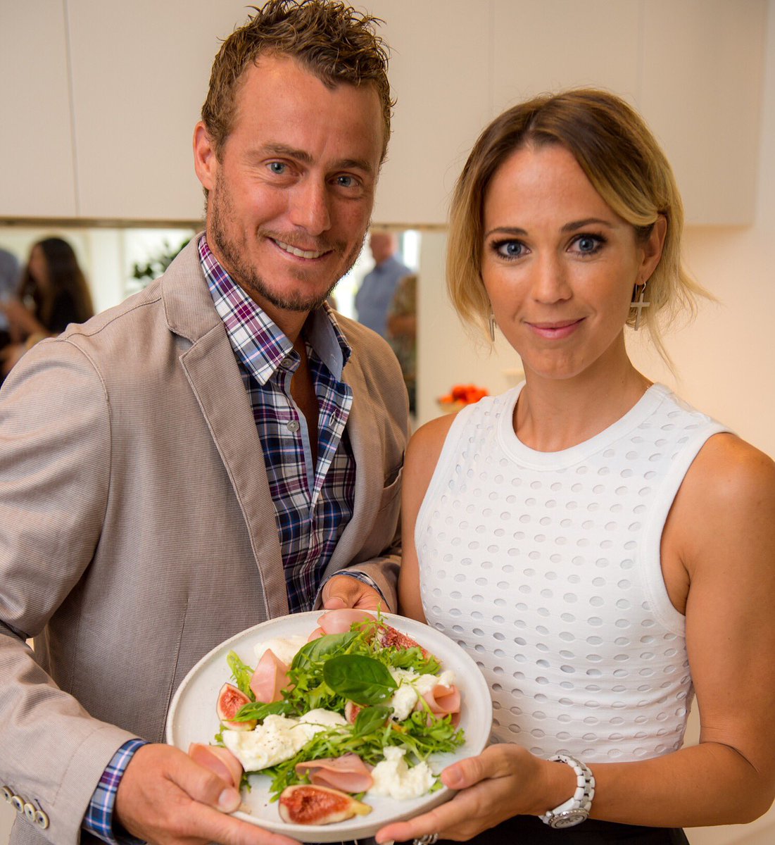 lleytonhewitt's tweet photo. Thrilled to be @HansSmallgoods ambassadors! Hans Oliving helps our active lifestyle. @BecHewitt #Olivingthelife https://t.co/9hmlLdzwWE