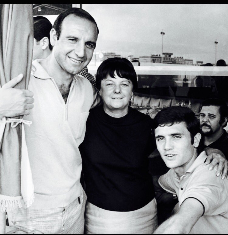 cholosottile's tweet photo. "Hoy, más que nunca, abrazo de gol para todos". Buen homenaje de @Gustavo_Cima al Mariscal al cerrar la transmisión. https://t.co/YlaBxgAAjs