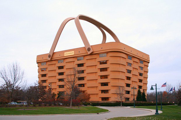 CityLab's tweet photo. Can this Ohio town save its giant basket building? https://t.co/rc9kDsnnx7 https://t.co/kZAG39HUeL