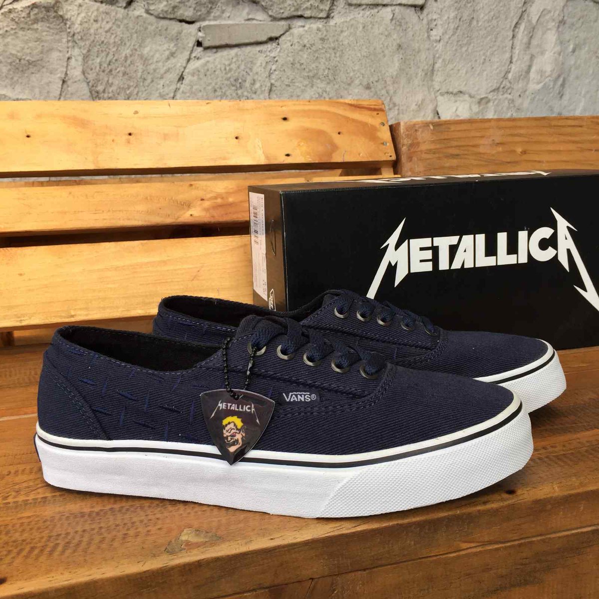 ninestoreid09's tweet photo. Vans Era Laceless Metallica (waffle ICC)/size: 40-44 / harga: 340rb

Order > BBM: 2af7caff , LINE: ninestoreid09 https://t.co/bdQjh8fsSa