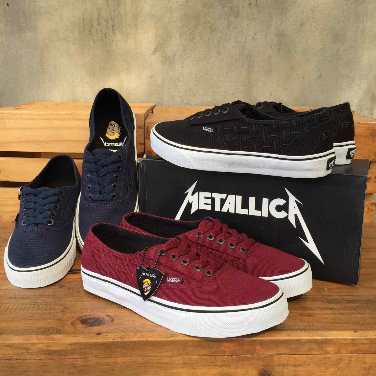 ninestoreid09's tweet photo. Vans Era Laceless Metallica (waffle ICC)/size: 40-44 / harga: 340rb

Order > BBM: 2af7caff , LINE: ninestoreid09 https://t.co/bdQjh8fsSa