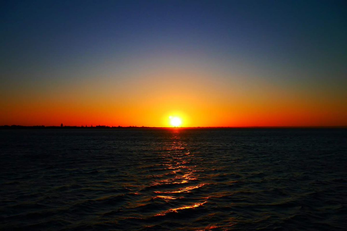 sharpystephlove's tweet photo. #sunset https://t.co/5eHmEVOZot