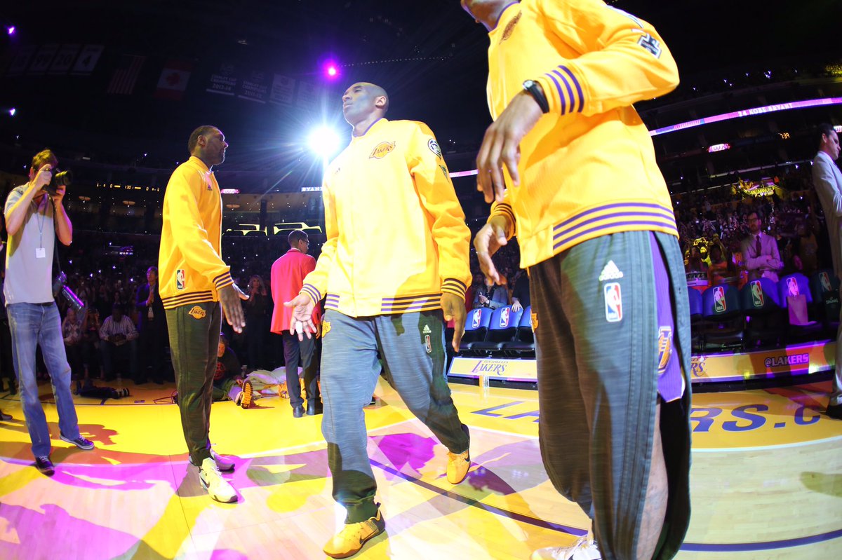 Lakers's tweet image. Time to shine folks #GoLakers