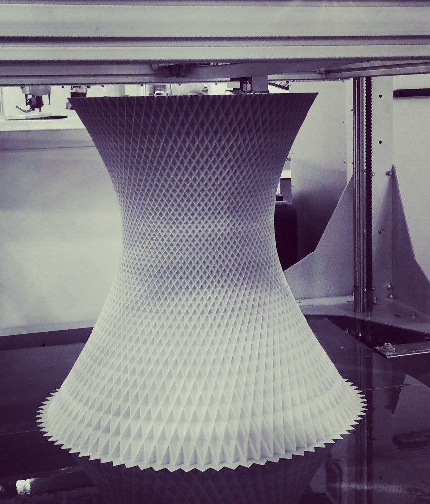 3D printing..... Amazing! #IFSS2016 #Singapore #design #innovation #gottagetmeoneofthese