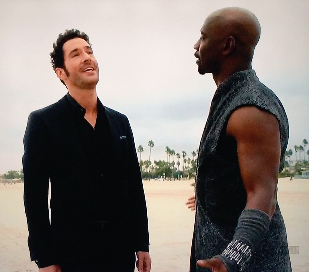 JulieMcgonagle's tweet image. 'Those #LuciFans are hilarious. Totes mocking the #hEllis out of me.'
'IKR?'
#Lucifer
😈