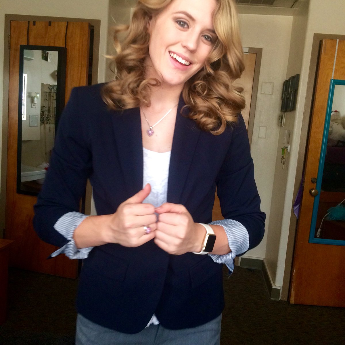 TaytaynmTaylor's tweet photo. Looking professional got me like🤓 #speechready https://t.co/sXbOA0Fmv9