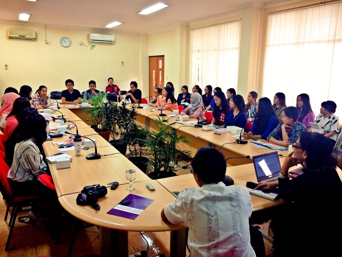 Pagi ini, Komnas Perempuan kedatangan teman2 @LSPRJAKARTA #seruu