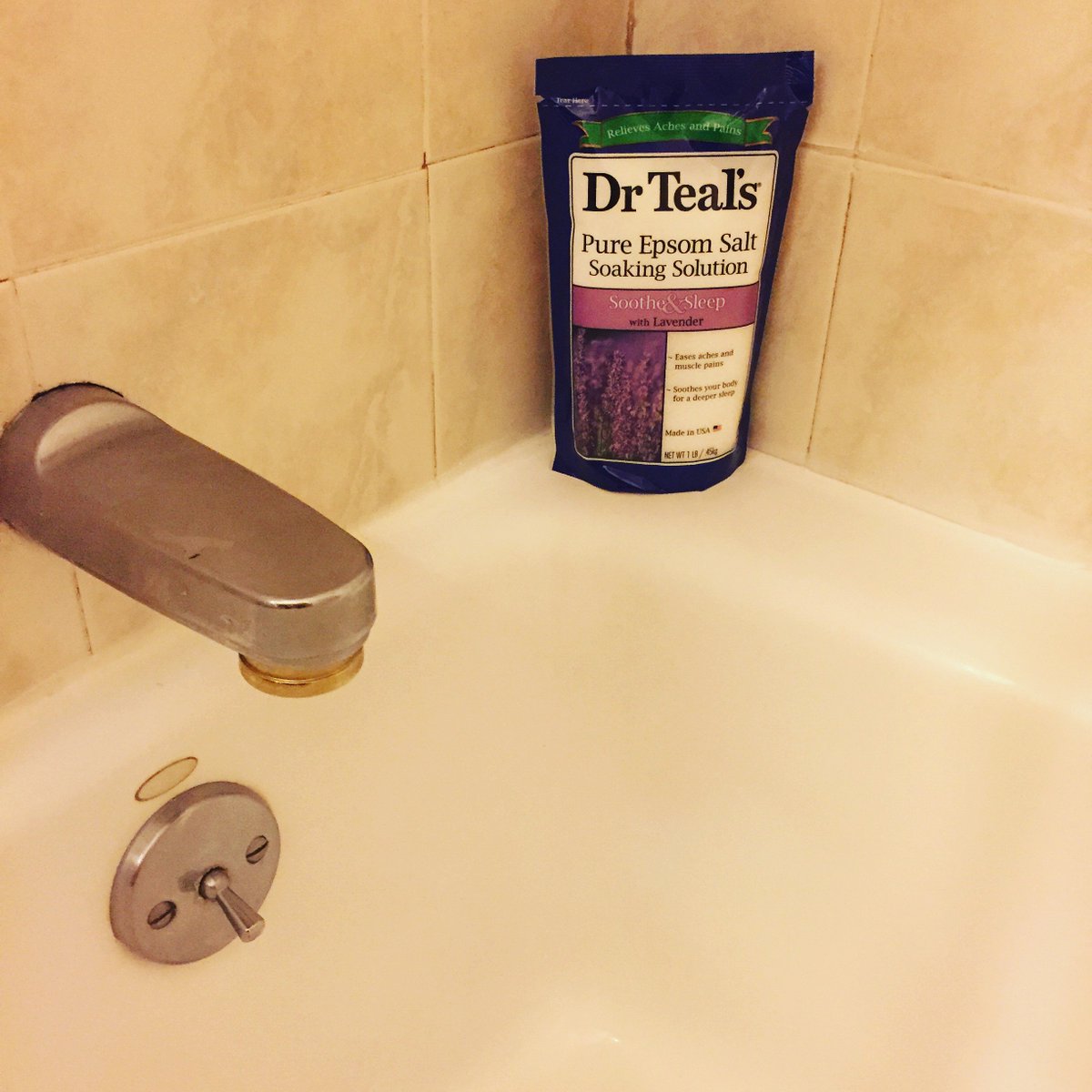 merc_lisa's tweet photo. Enjoying @drteals after my kickboxing workout! Glad I got this FREE from @influenster #soakwithdrteals #cheersvoxbox https://t.co/Th0AJc7LWl