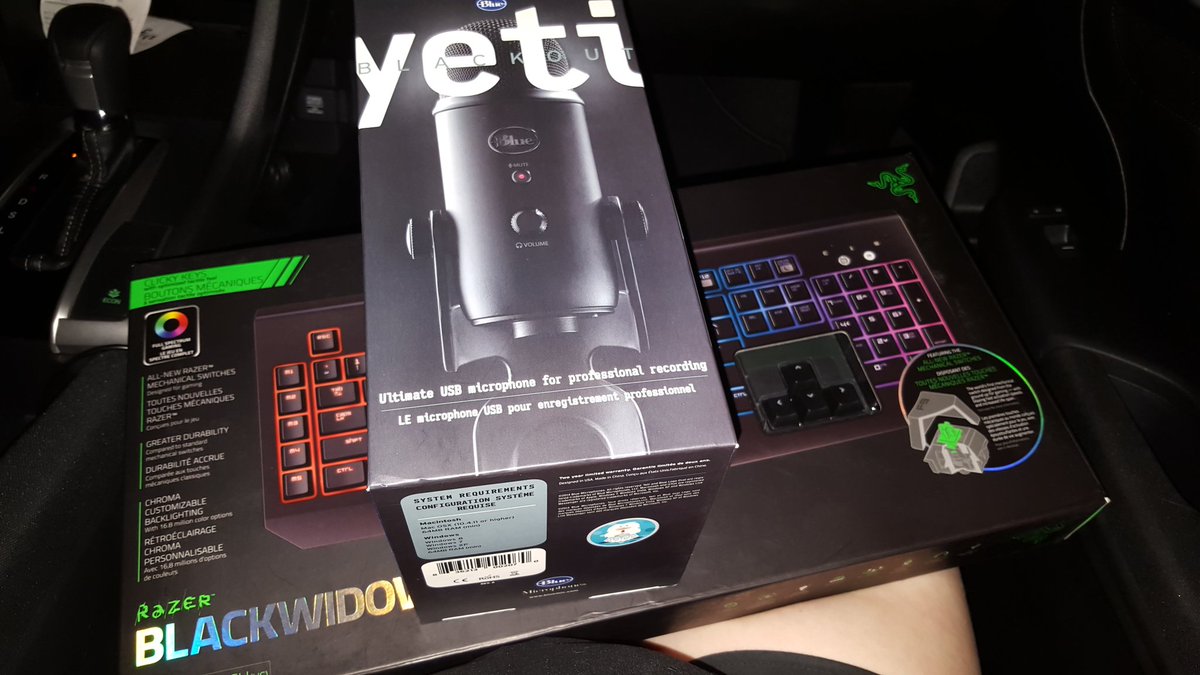 MissAlyssaUh's tweet photo. Streaming in an hour :) spoiled myself a little https://t.co/o6kjOc3Z8Y