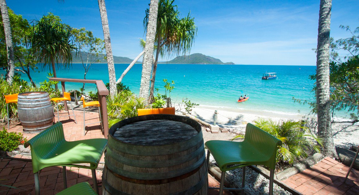 CairnsGBR's tweet photo. BLOG: 48 hours on #FitzroyIsland https://t.co/jAD2hjUiFP What do you get up to on Fitzroy? #exploreTNQ @Queensland https://t.co/FlnkszFDBc