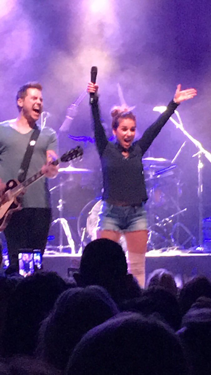 ksprad93's tweet photo. Such a great night seeing @JessieJDecker perform in MD! Love her and helping her spread her passion for #EJDF https://t.co/Ot2Wg86A2F