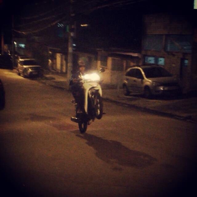 NTnove9's tweet photo. Sdds dessa epoca , poq meu avo foi vende minha moto 😡 https://t.co/n7f09UcyIc