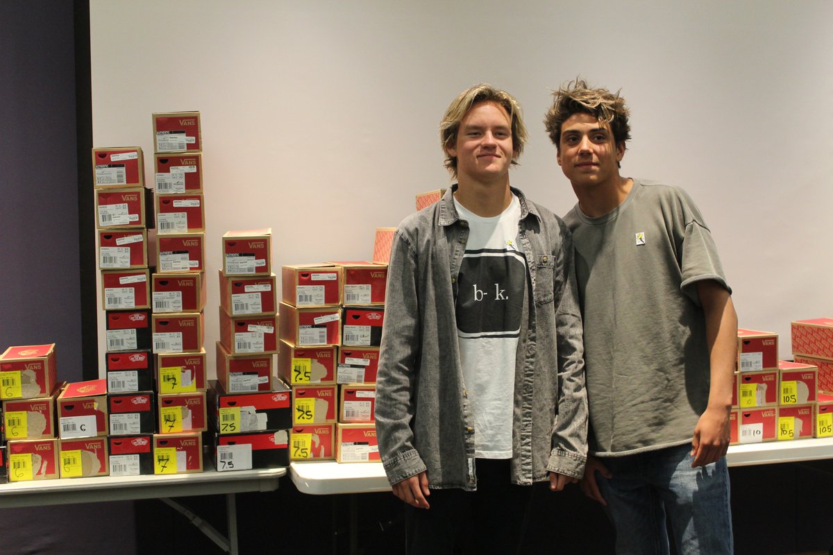 slplyr's tweet photo. Thank you so much @LLChildrensHosp So happy we were able to donate Vans to our new friends! @VANS_66 https://t.co/YZiWmiu1vz